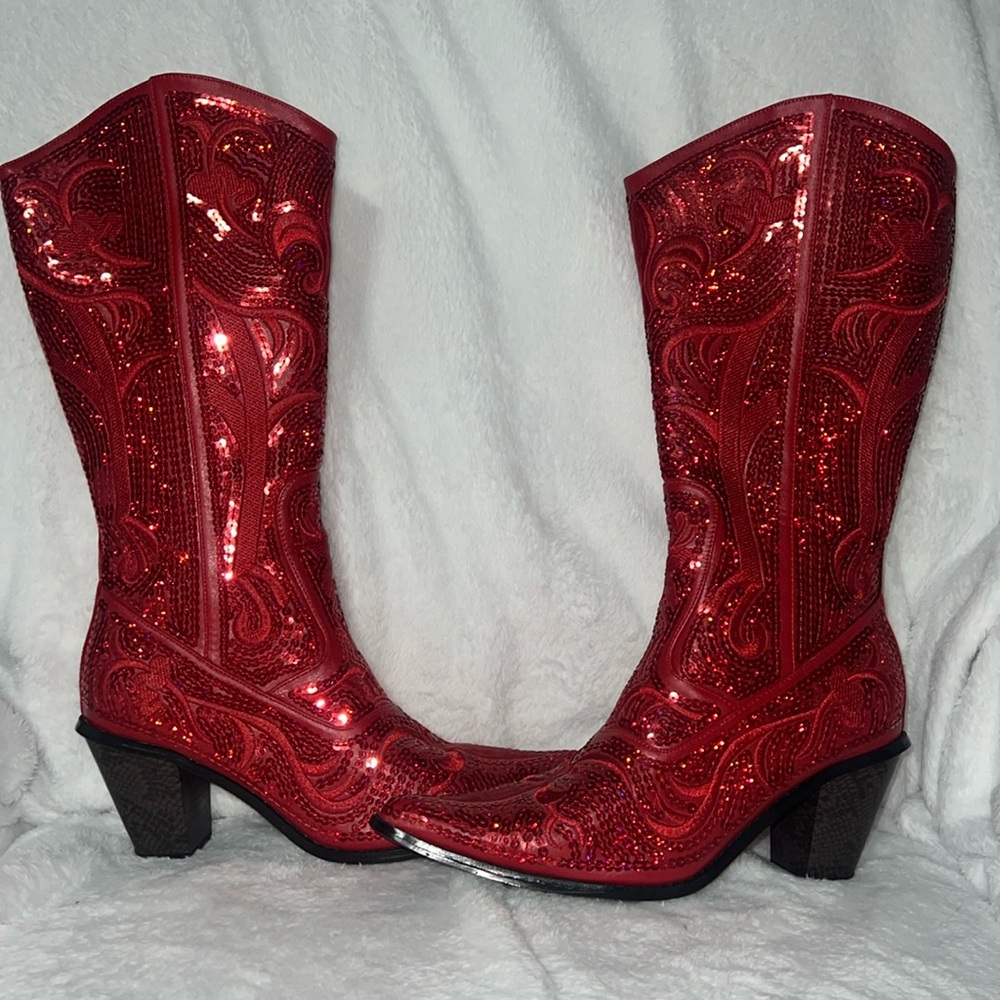 NWOT Red Helen’s Heart cowboy boots
